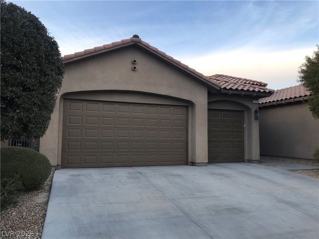 3418 Singer Ln - Photo 2 of 50