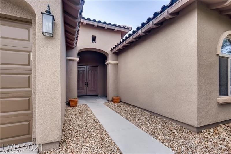 3418 Singer Ln - Photo 3 of 50