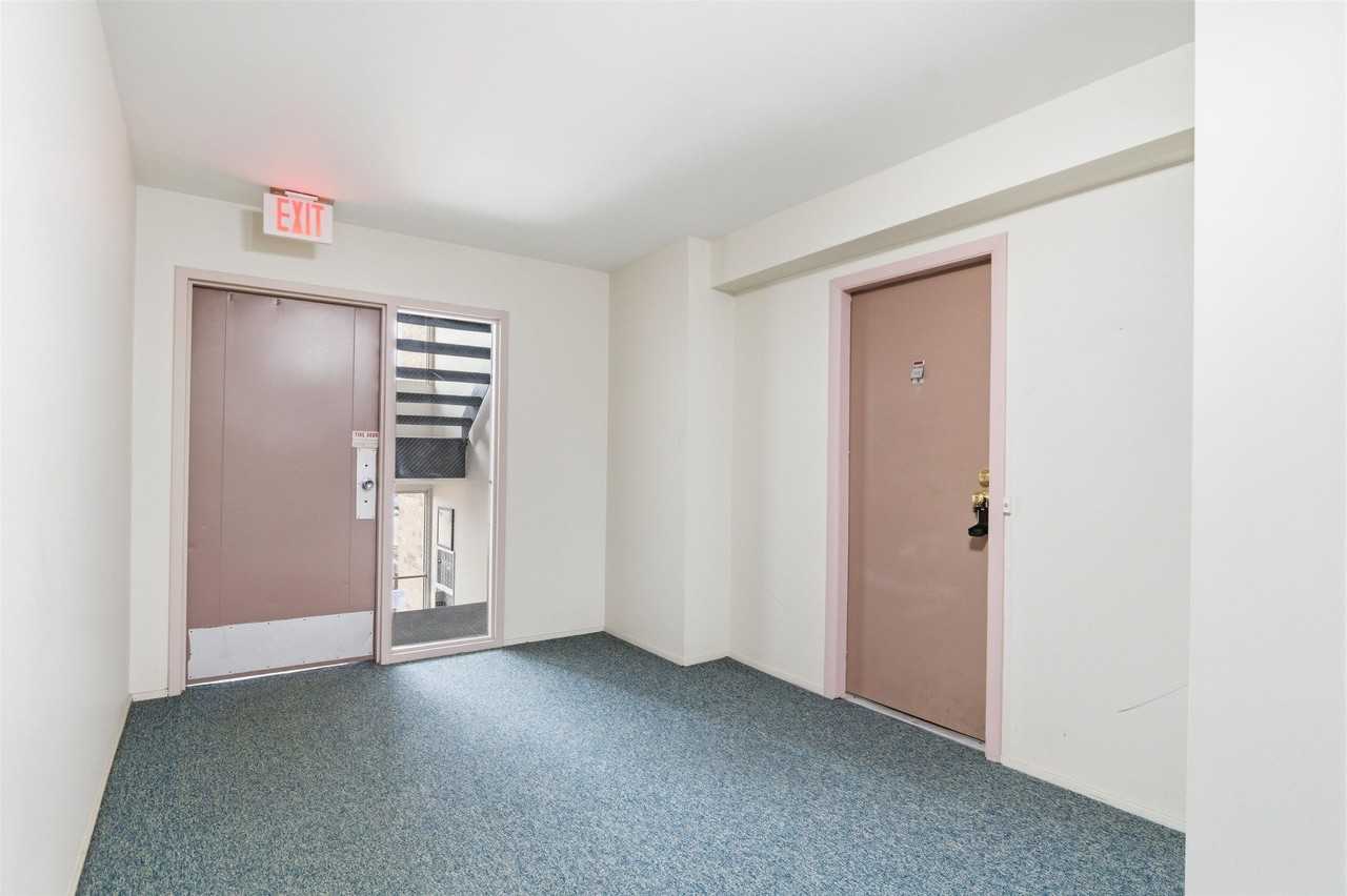 1235 S Maple Rd #201 - Photo 4 of 35