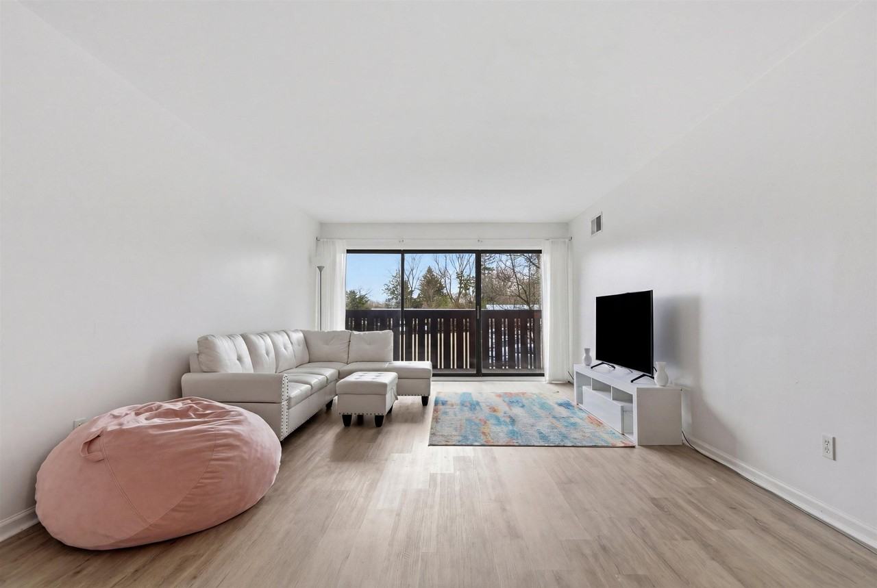 1235 S Maple Rd #201 - Photo 7 of 35