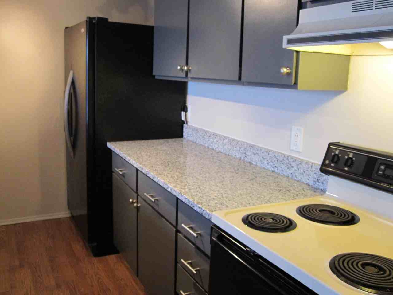 820 Cliffs Dr #306 - Photo 3 of 17