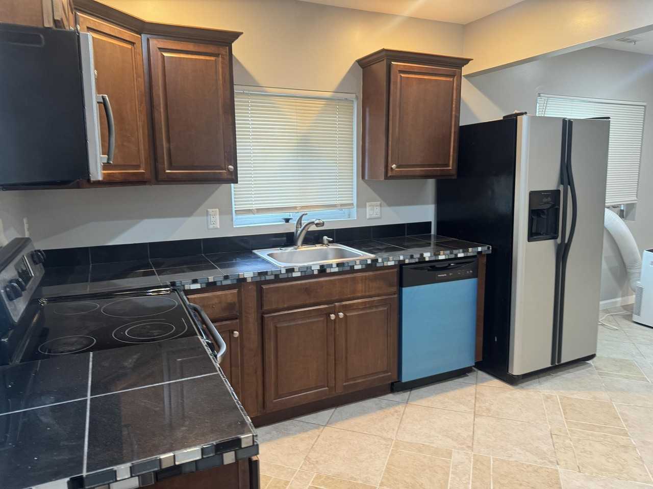 28581 Brentwood St - Photo 5 of 10