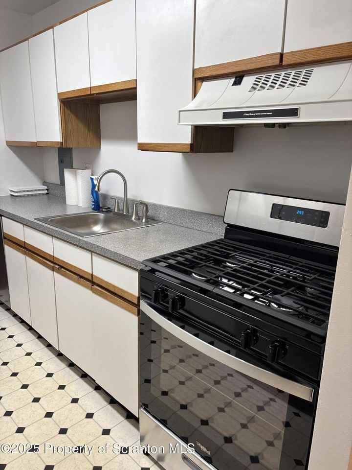 1704 Summit Pointe - Photo 3 of 16