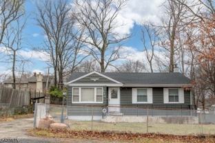 350 Dupont Ave - Photo 1 of 1