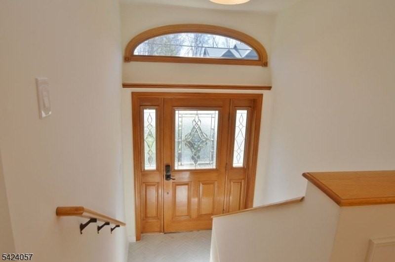 77 Rockwood Rd - Photo 3 of 31