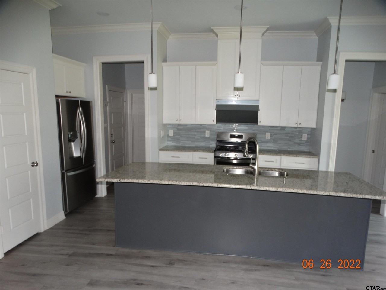 1708 Stephanie Dr - Photo 4 of 20