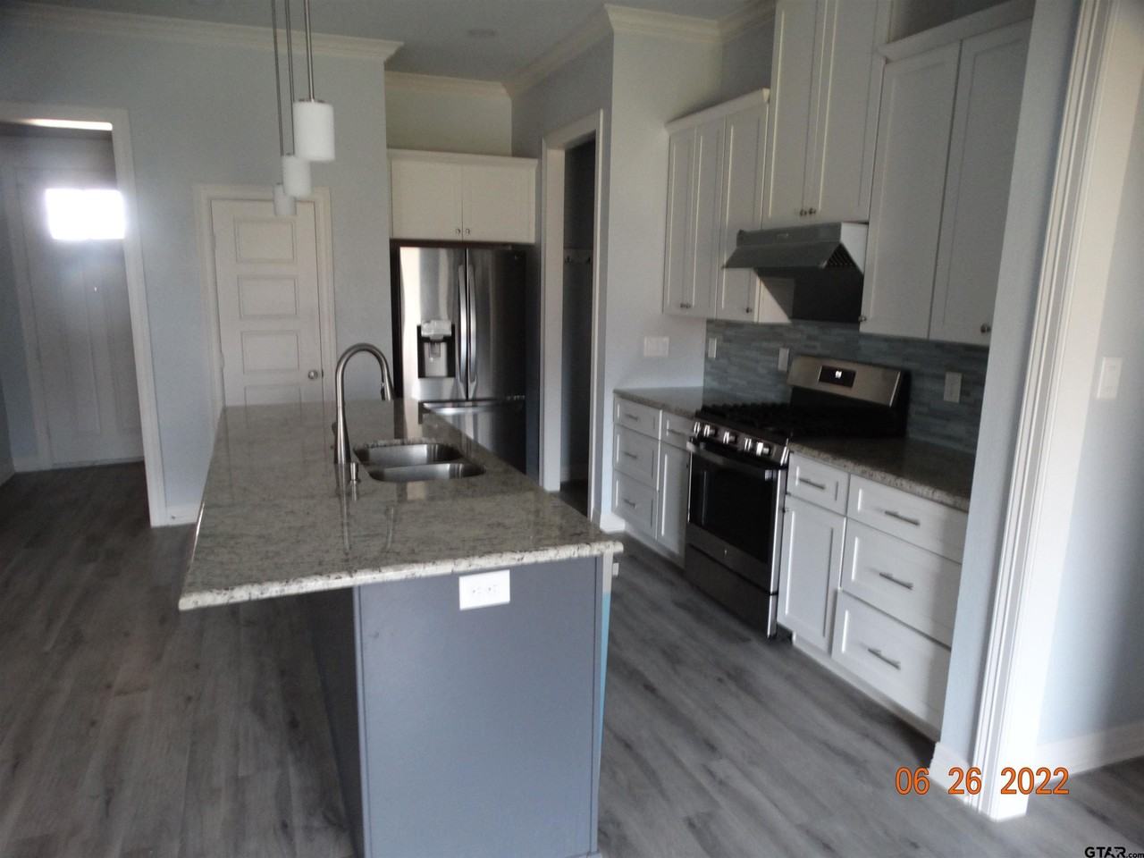 1708 Stephanie Dr - Photo 5 of 20