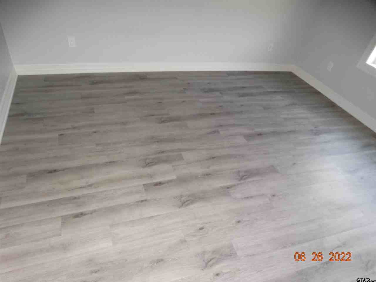 1708 Stephanie Dr - Photo 7 of 20