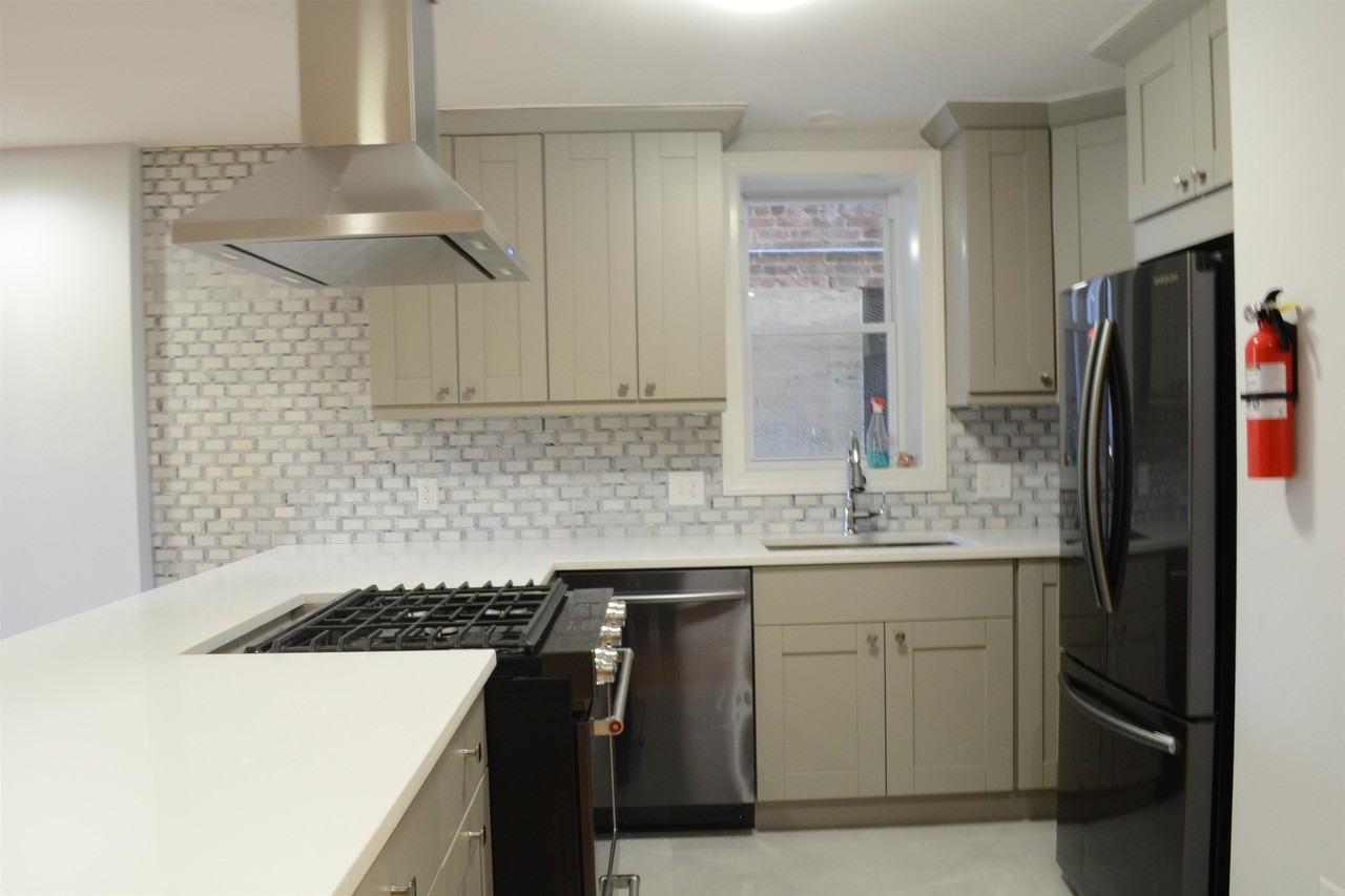 1211 Palisade Ave - Photo 5 of 15