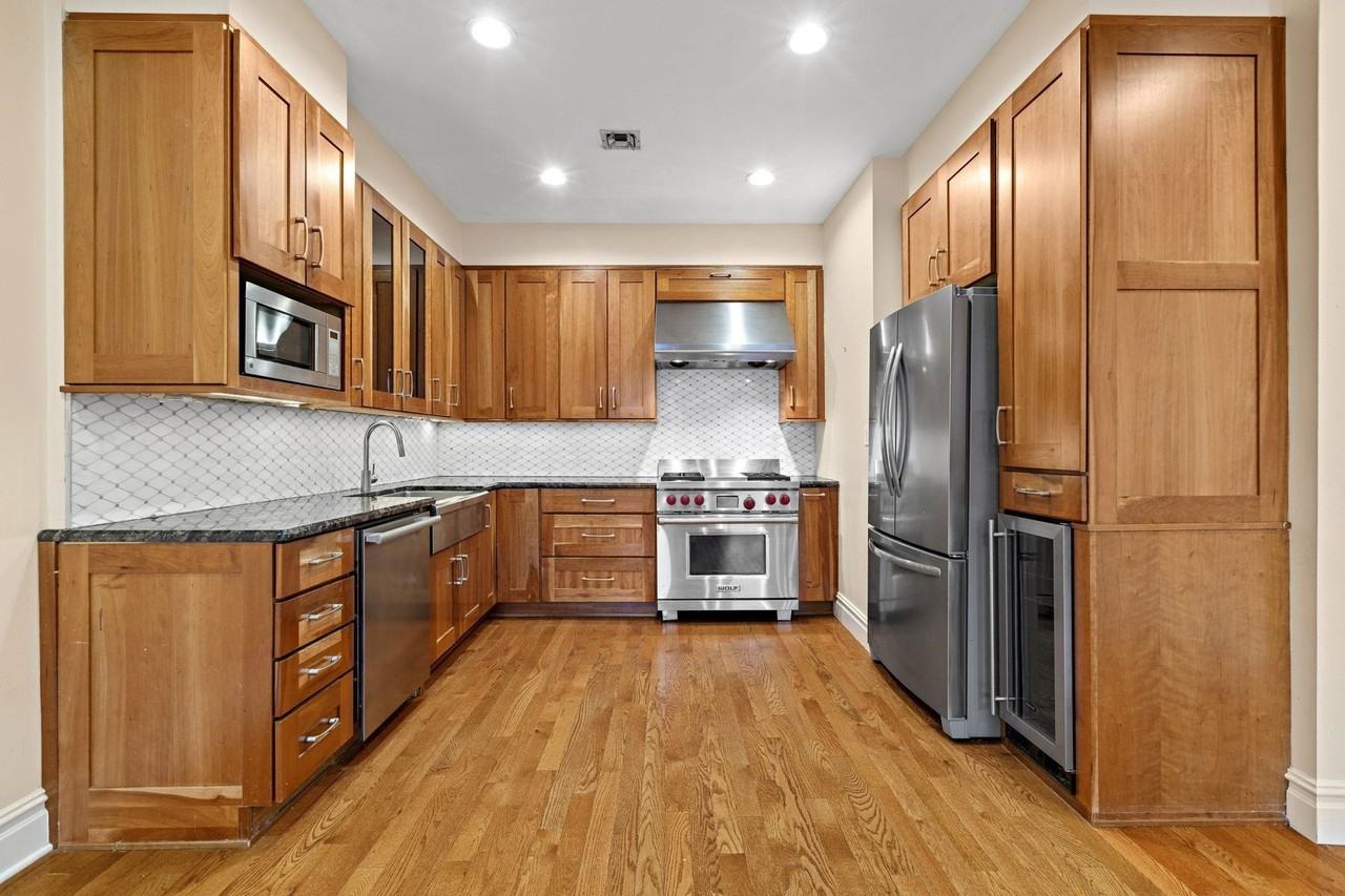 502 Hudson St #4 - Photo 4 of 16