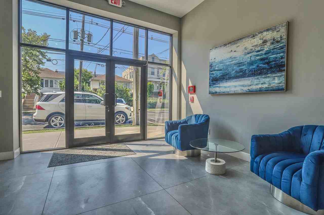 140 Avenue B #402 - Photo 3 of 22