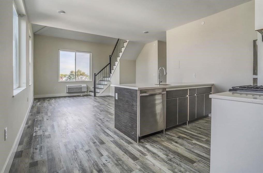 140 Avenue B #402 - Photo 5 of 22