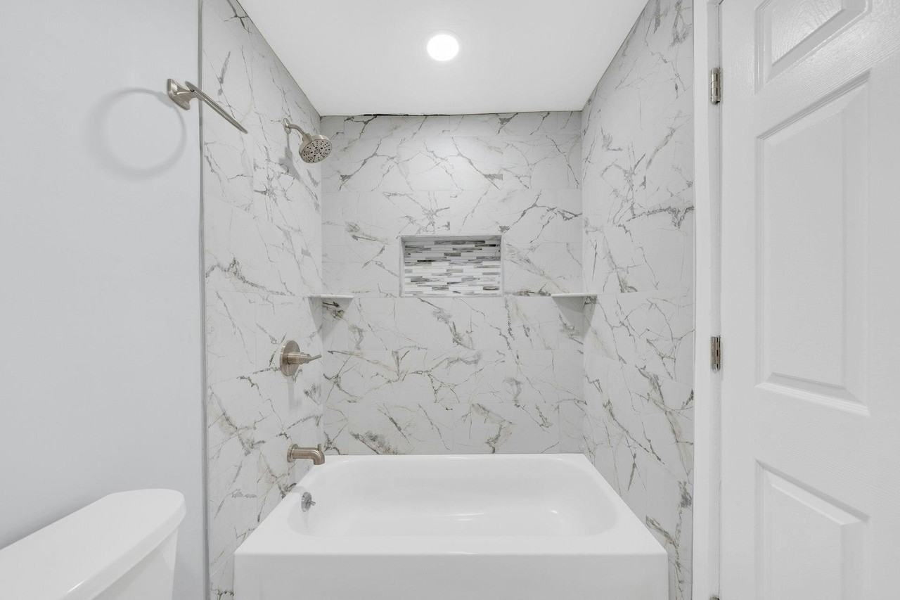 826 Grand St #1 - Photo 7 of 15