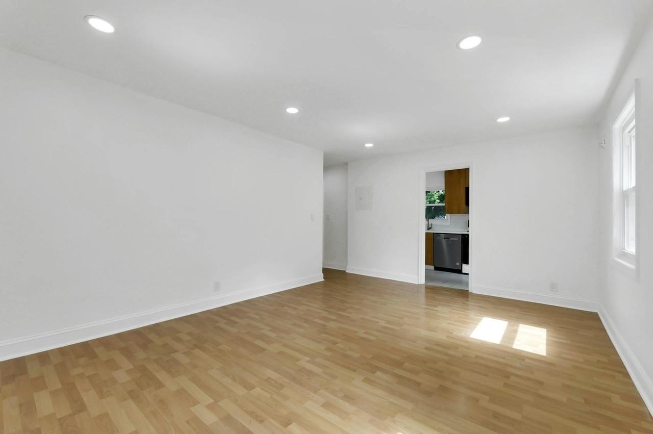 179 Christie Hts #B - Photo 5 of 22