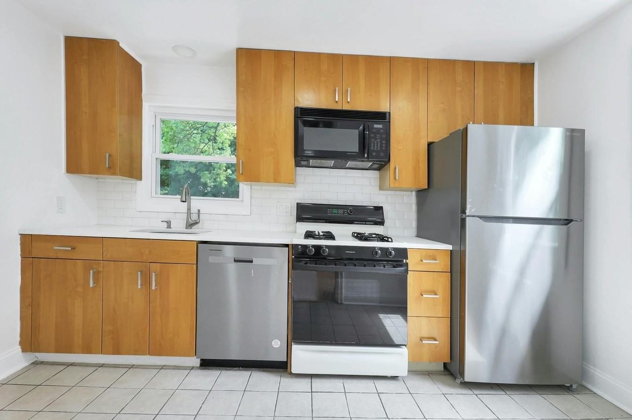 179 Christie Hts #B - Photo 7 of 22