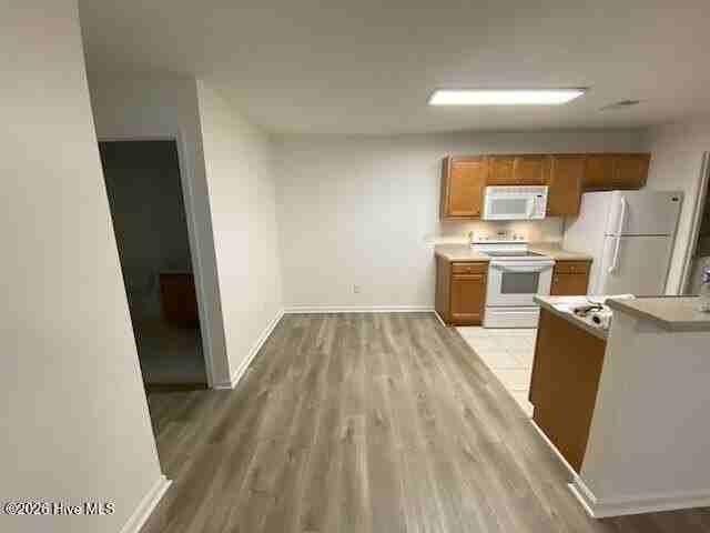 5610 Carolina Beach Rd #2 - Photo 4 of 18