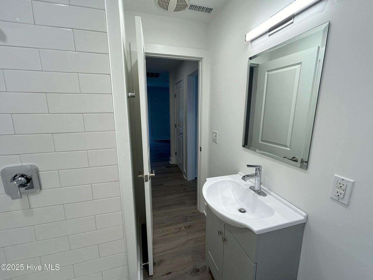 113 Hawthorne Dr - Photo 5 of 23