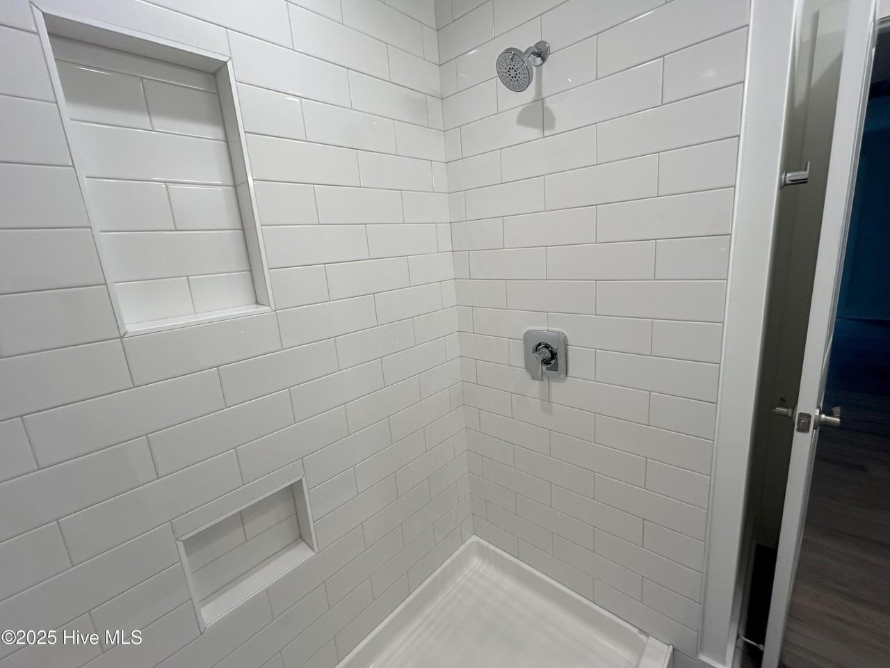 113 Hawthorne Dr - Photo 6 of 23