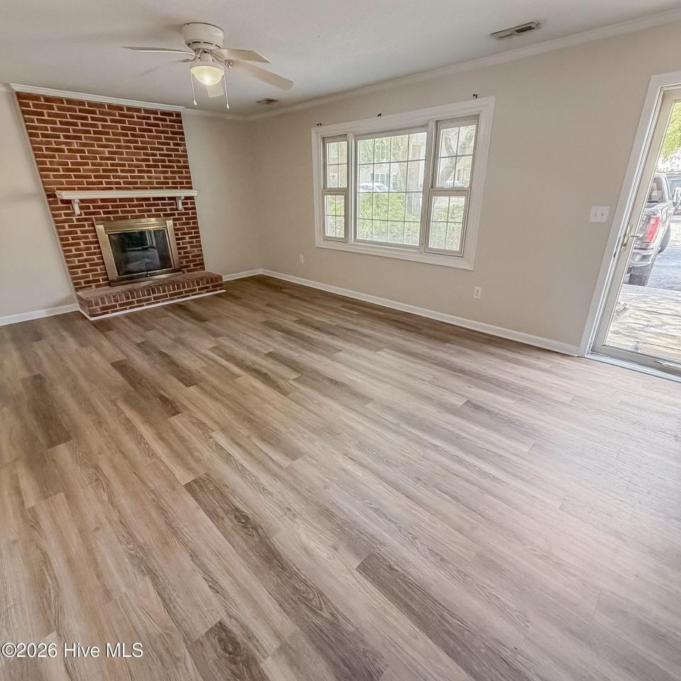 2903 Cedar Creek Rd #G - Photo 2 of 13