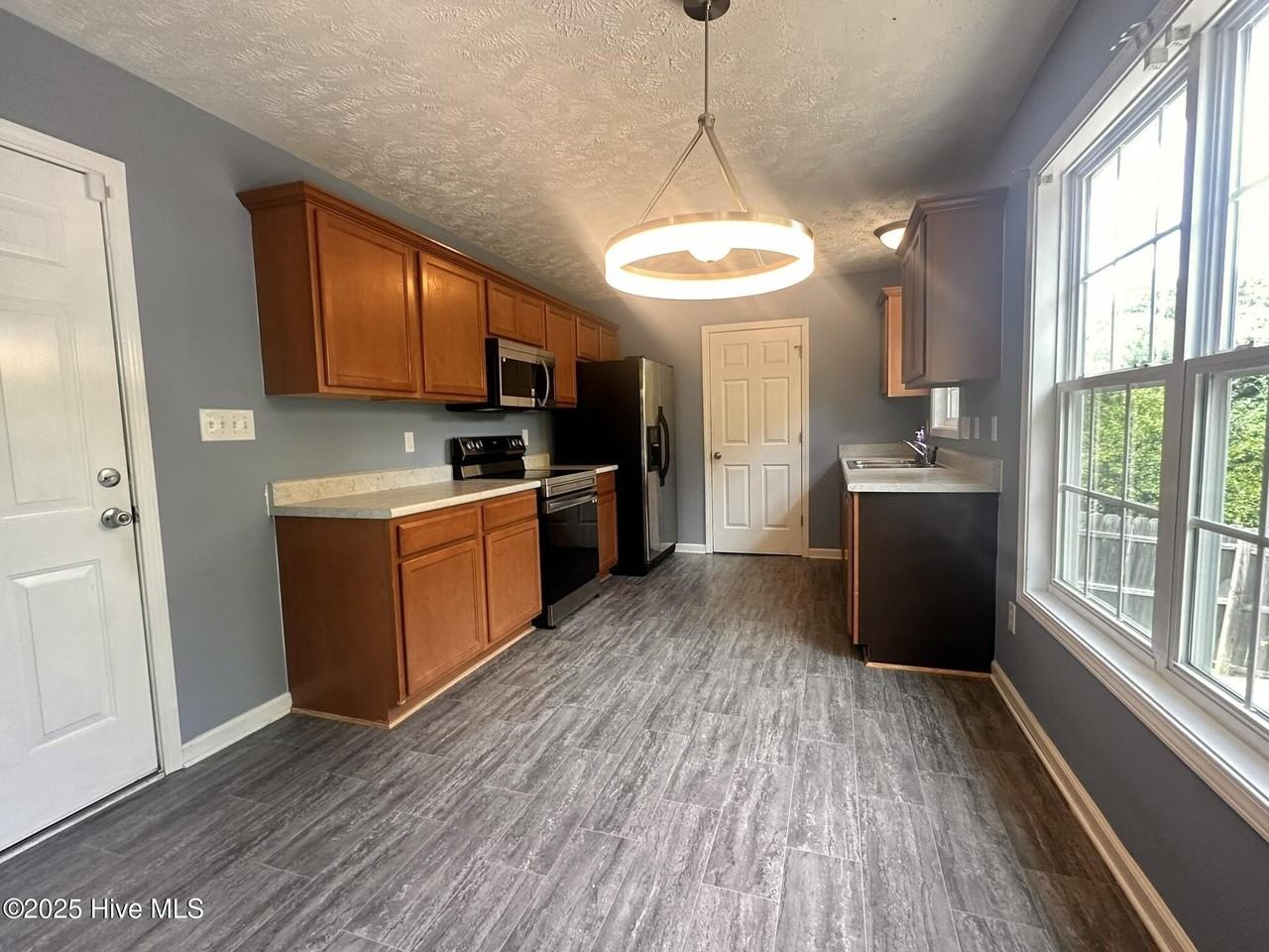 2241 Stornoway Ct - Photo 6 of 25