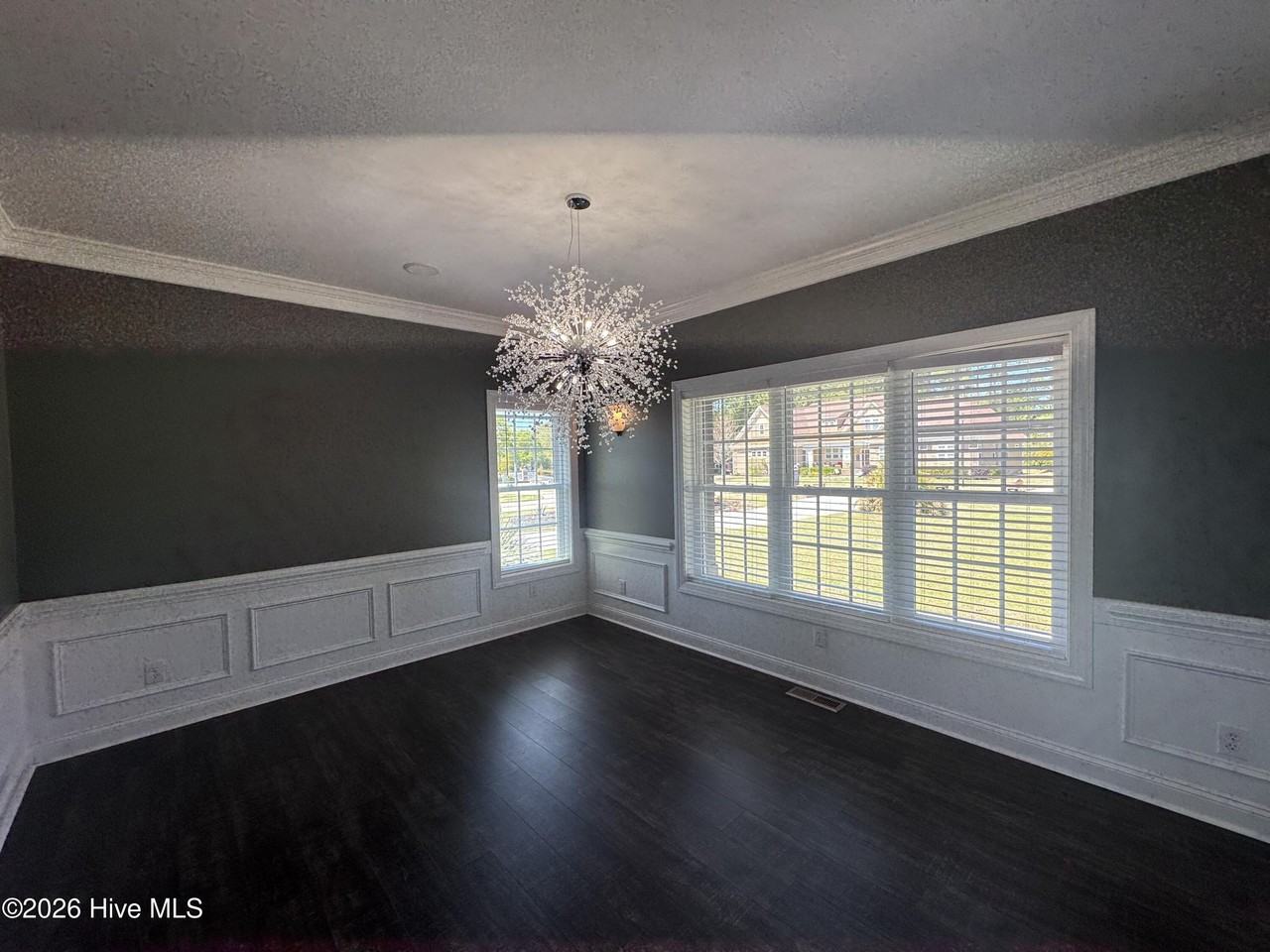 118 Captains Ln - Photo 3 of 26