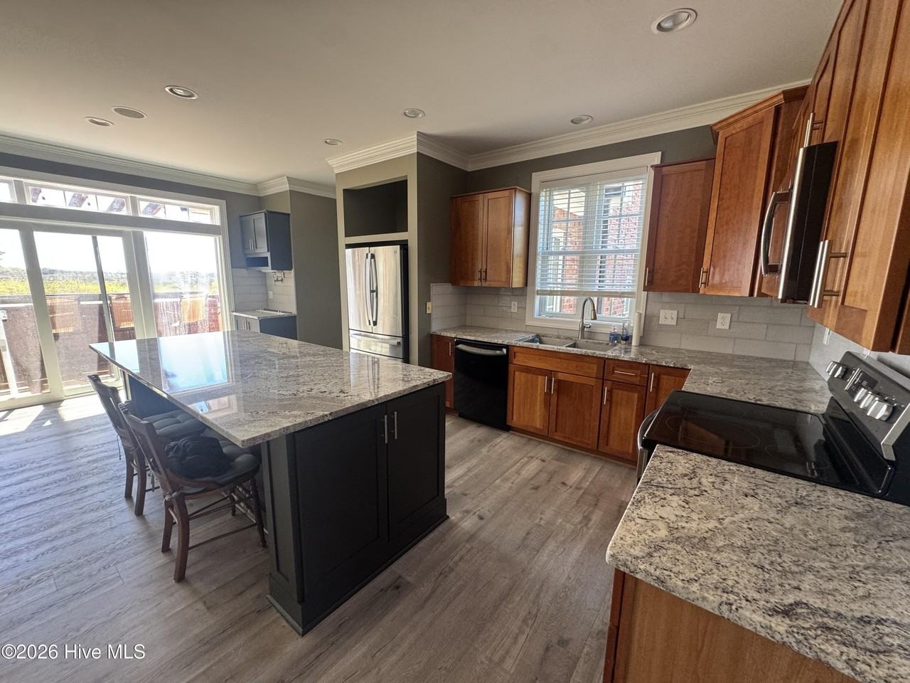 118 Captains Ln - Photo 4 of 26