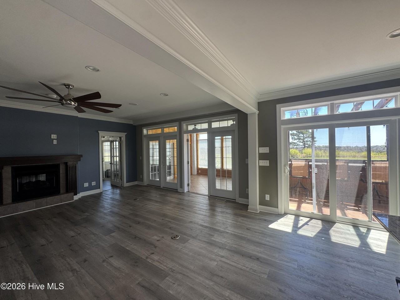 118 Captains Ln - Photo 7 of 26