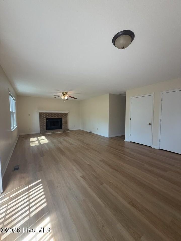 2701 Northwoods Dr - Photo 2 of 14