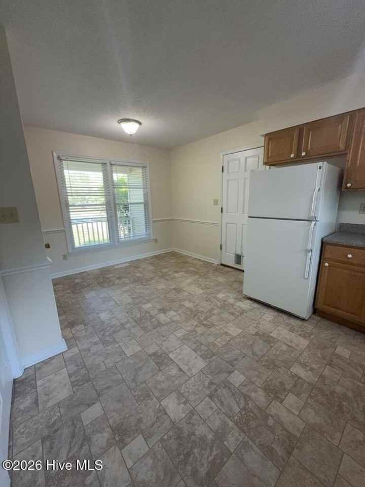 2701 Northwoods Dr - Photo 5 of 14