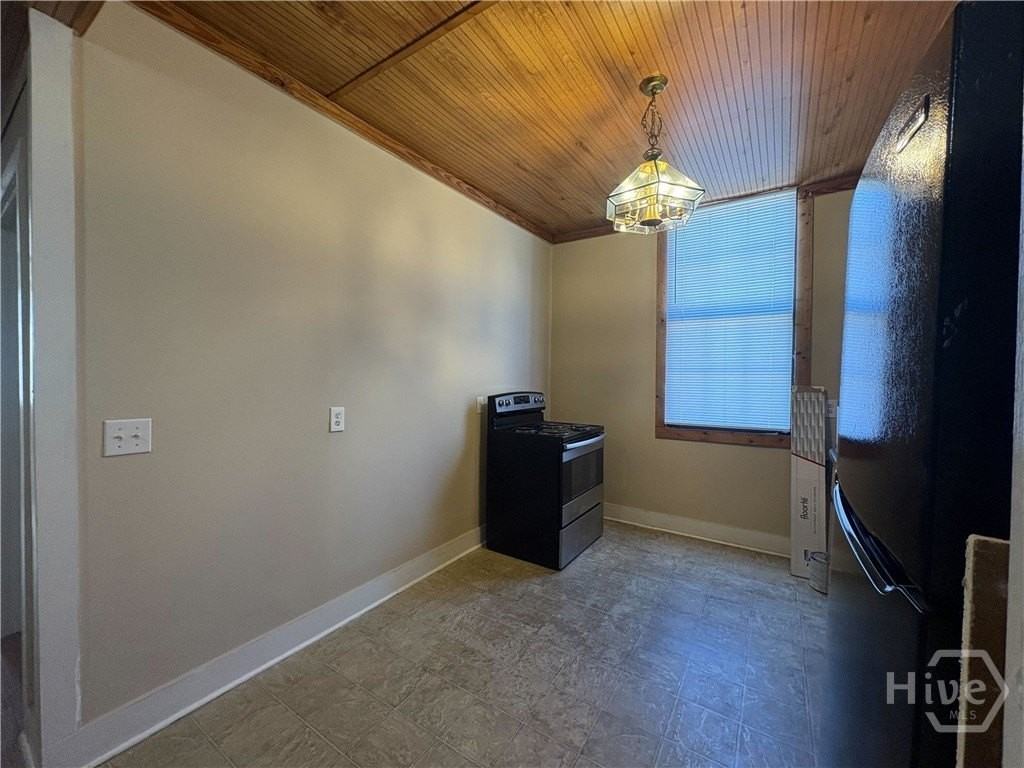 18 N Main St - Photo 2 of 8