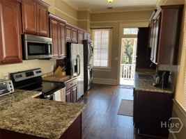 featured image of 107 W 37th St