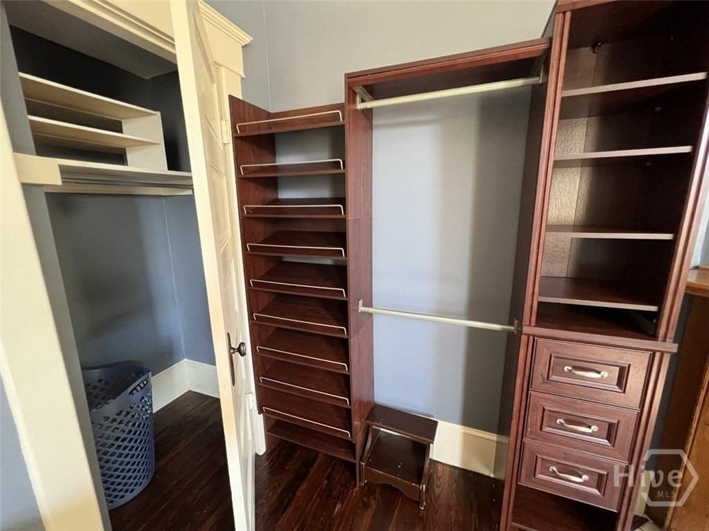 107 W 37th St - Photo 3 of 20