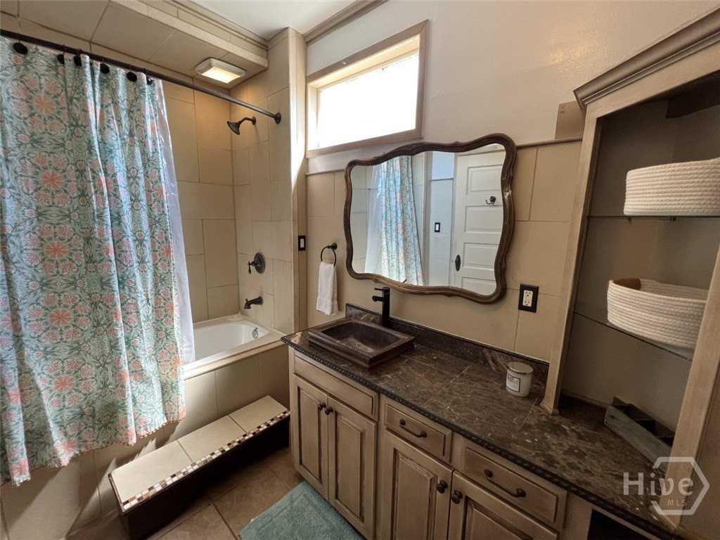 107 W 37th St - Photo 4 of 20