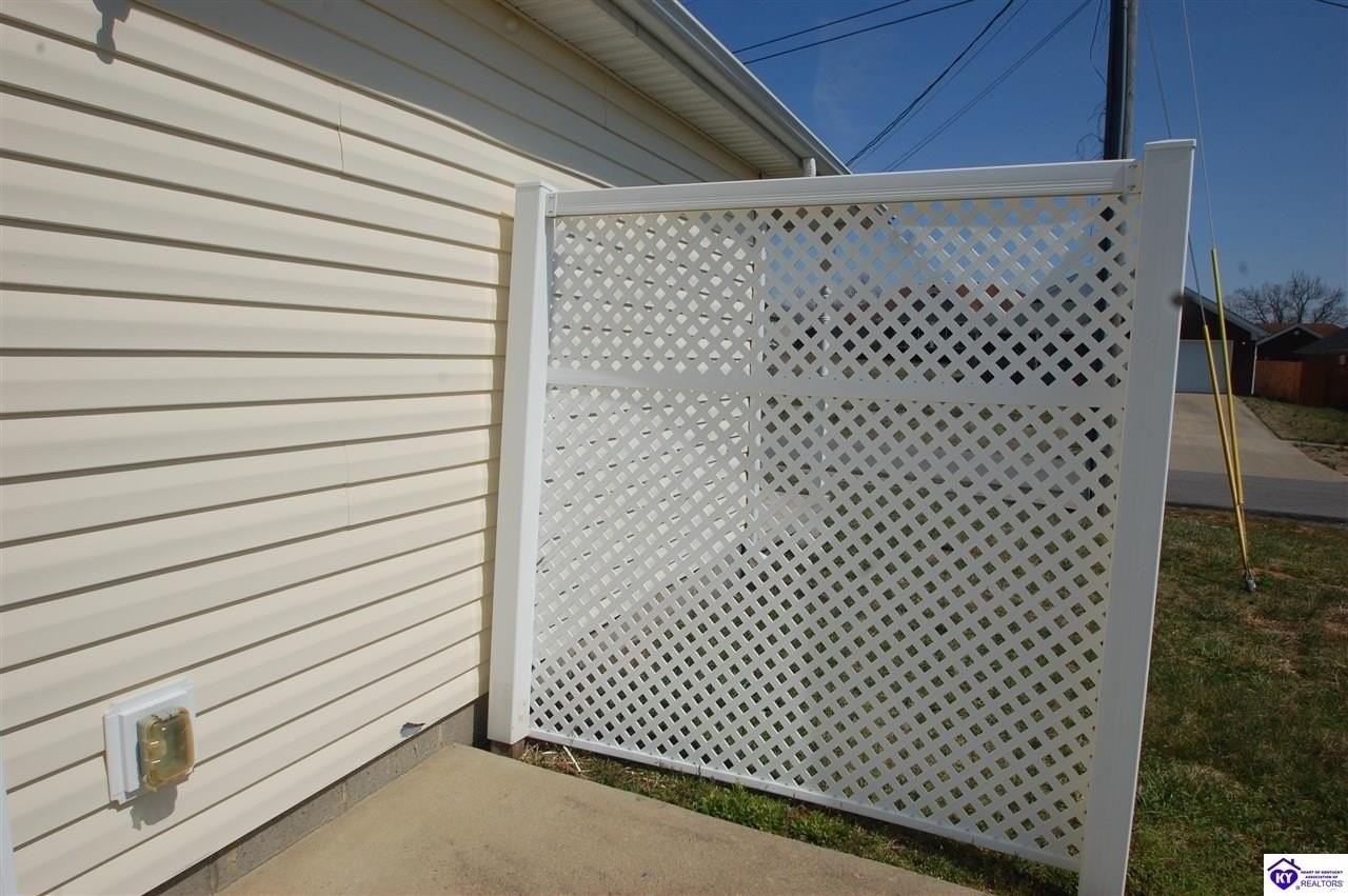 105 N Osprey Ct - Photo 2 of 9