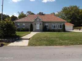 featured image of 1702 Haynes St