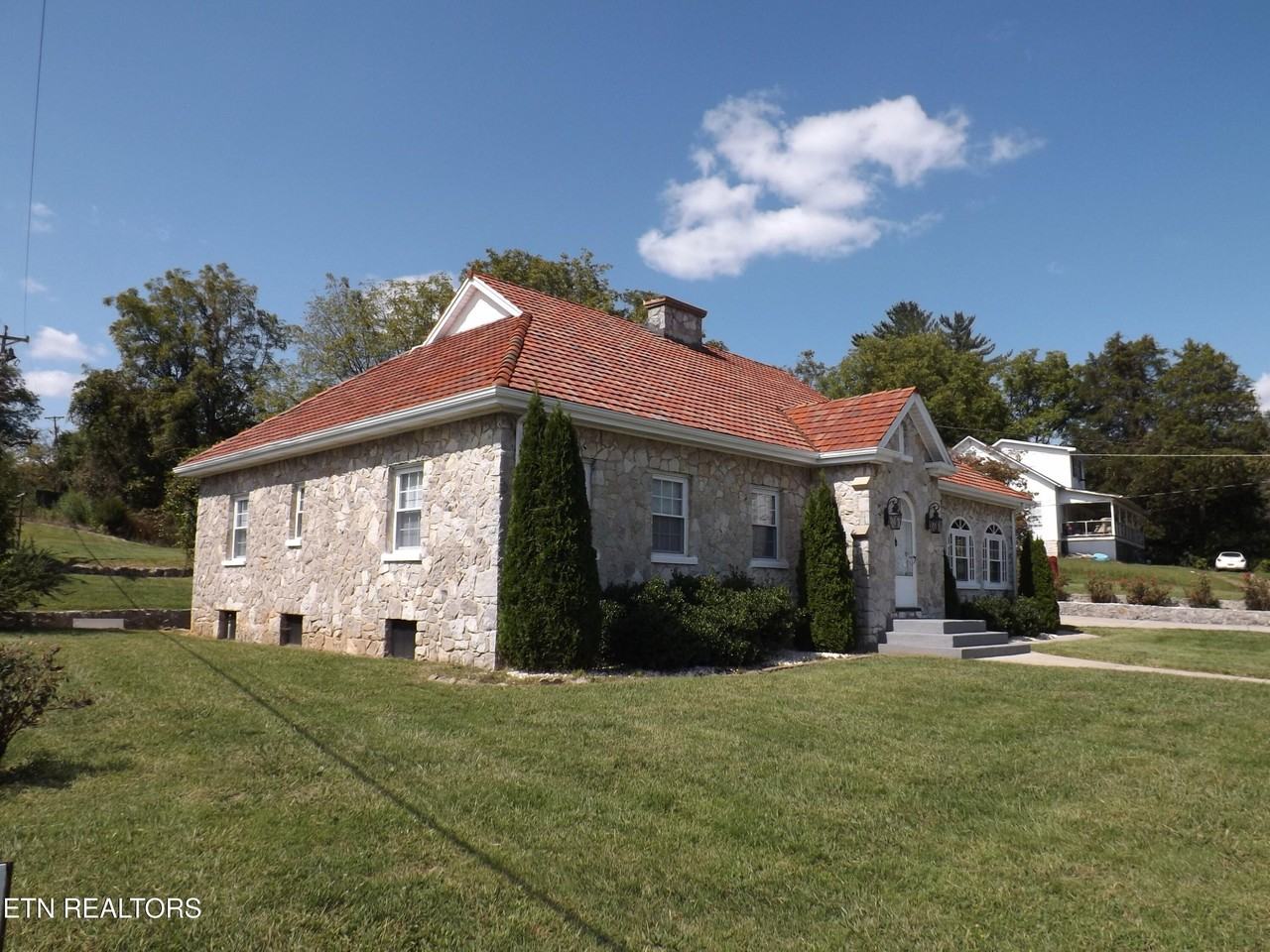 1702 Haynes St - Photo 5 of 50