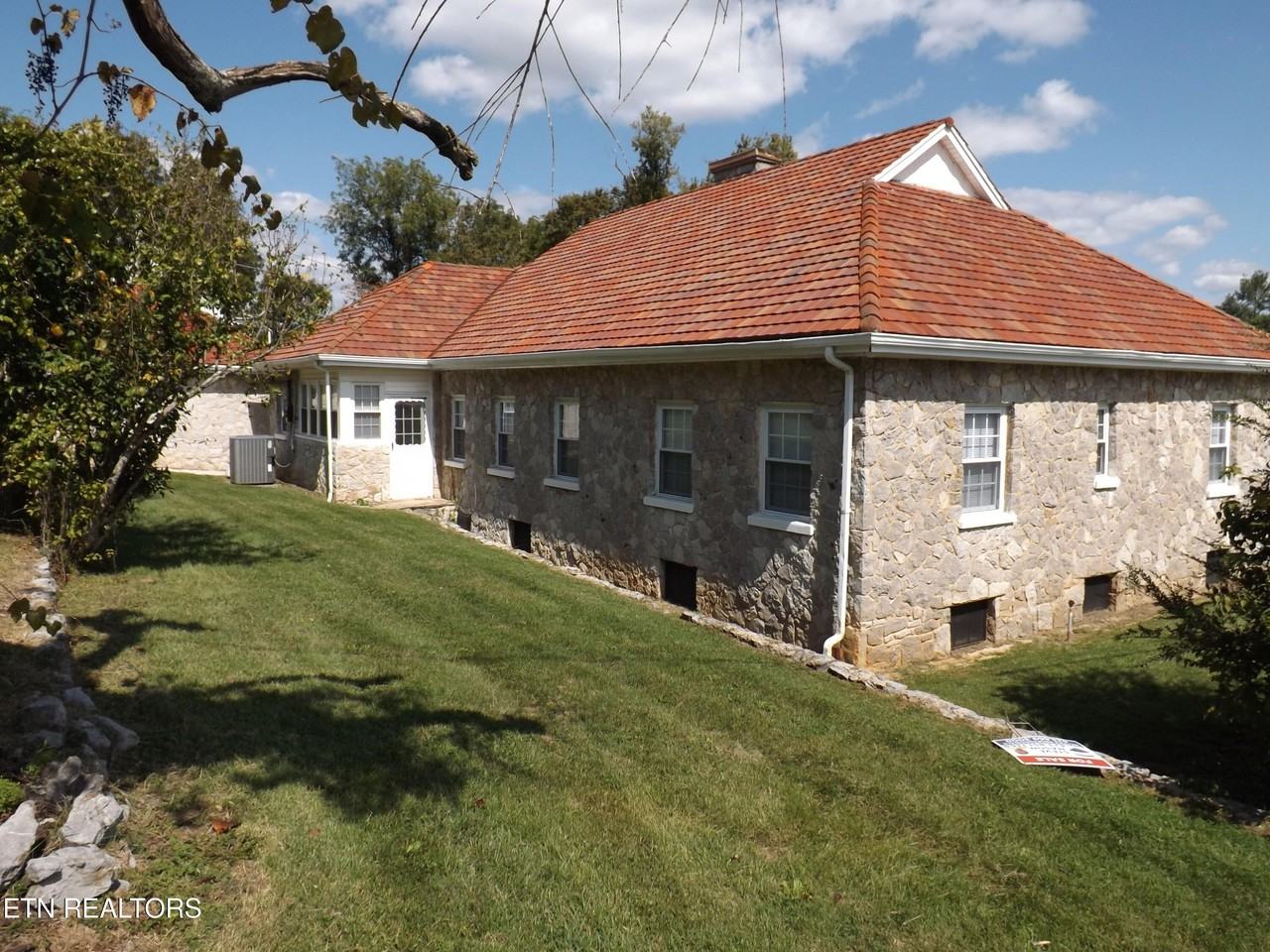 1702 Haynes St - Photo 6 of 50