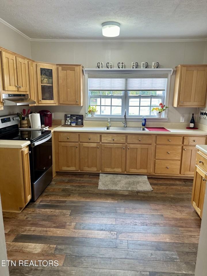 203 W Cumberland St - Photo 2 of 14