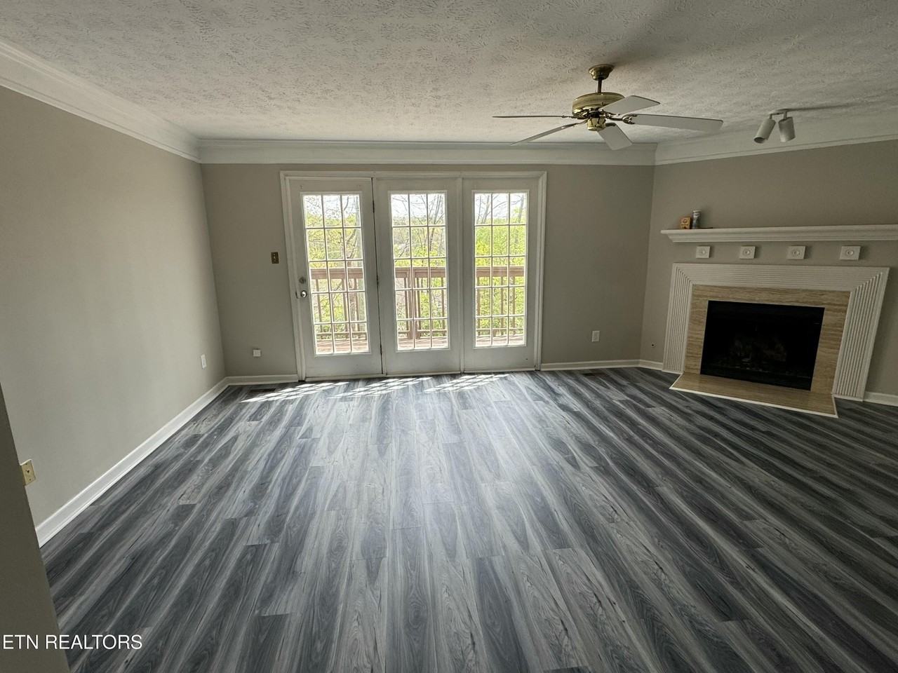 8817 Ashton Ct - Photo 4 of 9