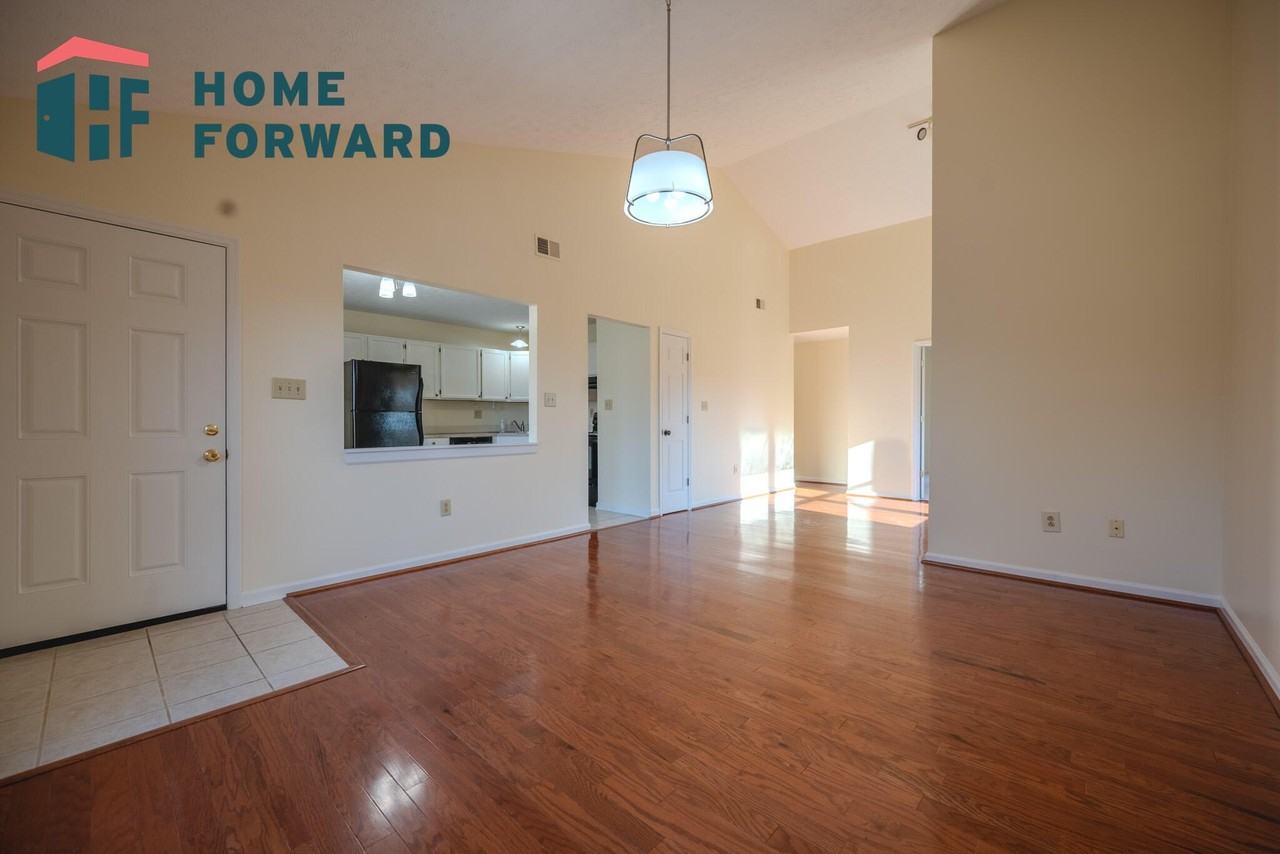 2504 Ashbrooke Dr - Photo 2 of 16