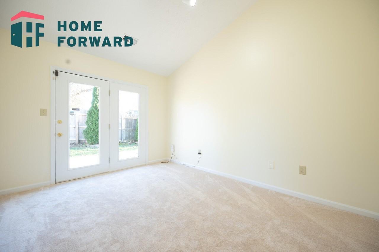 2504 Ashbrooke Dr - Photo 3 of 16