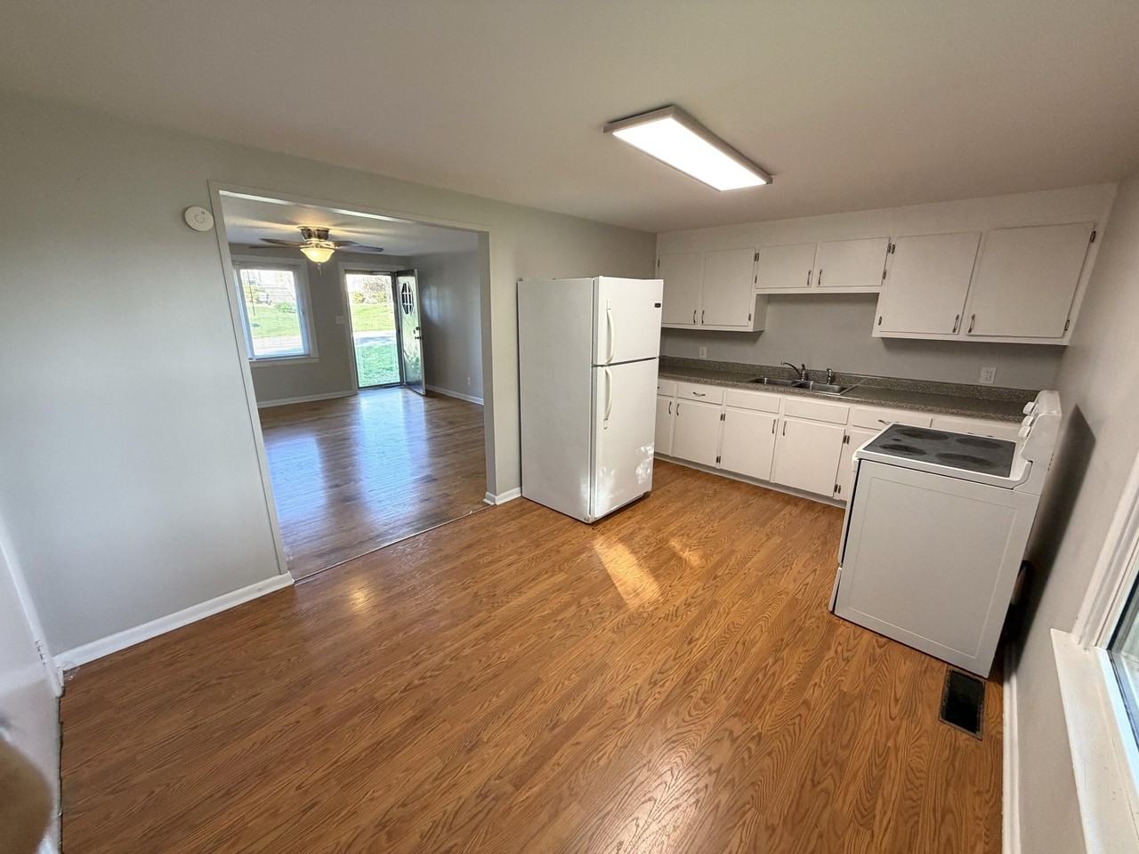 207 Beecher St #1 - Photo 3 of 7