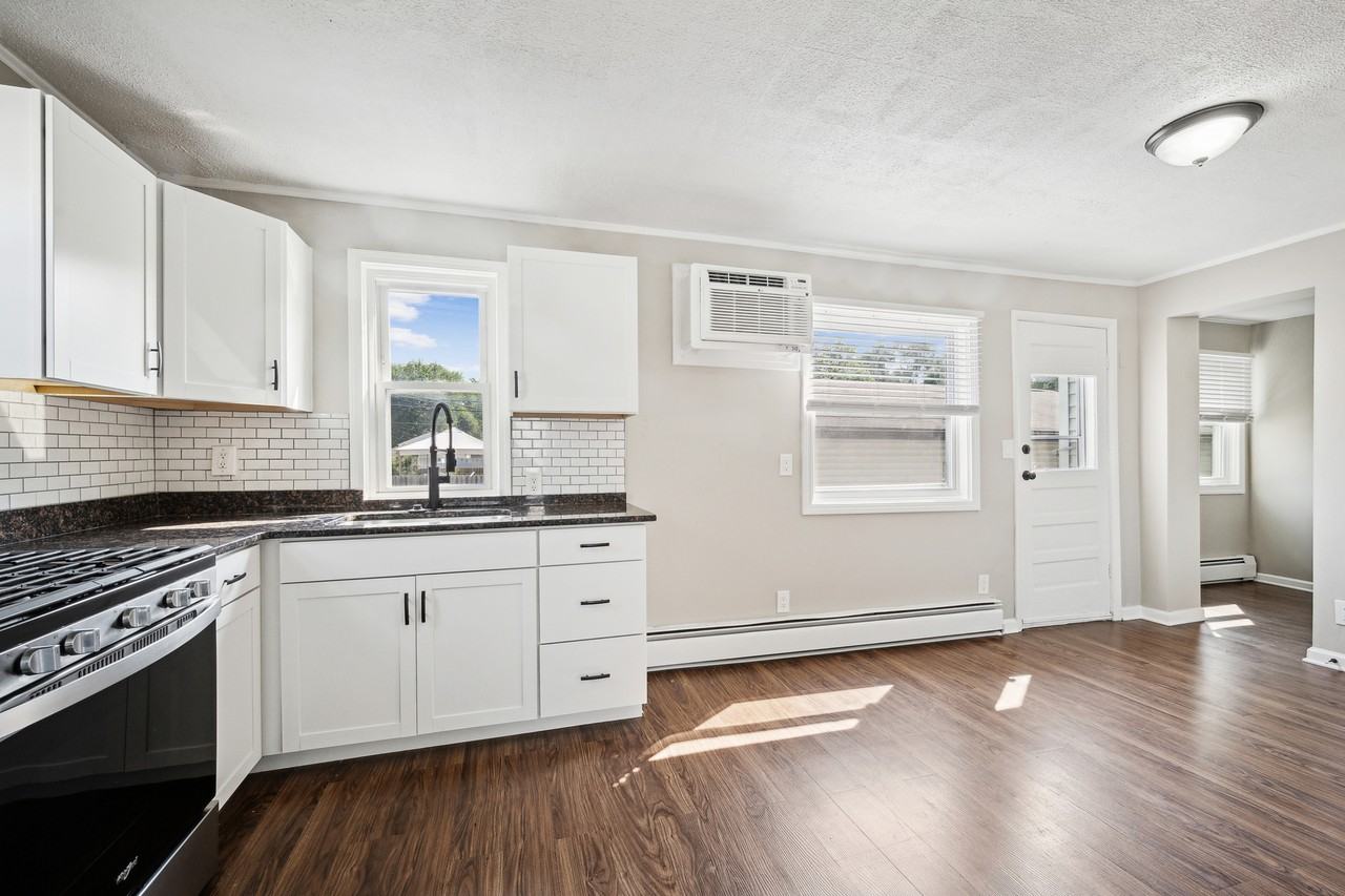 1029 E Granet Ave Lowr - Photo 2 of 11