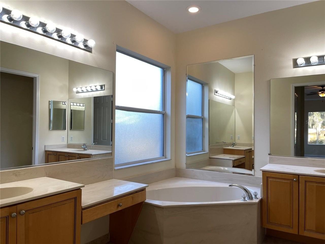 3811 65th Ave E - Photo 5 of 16