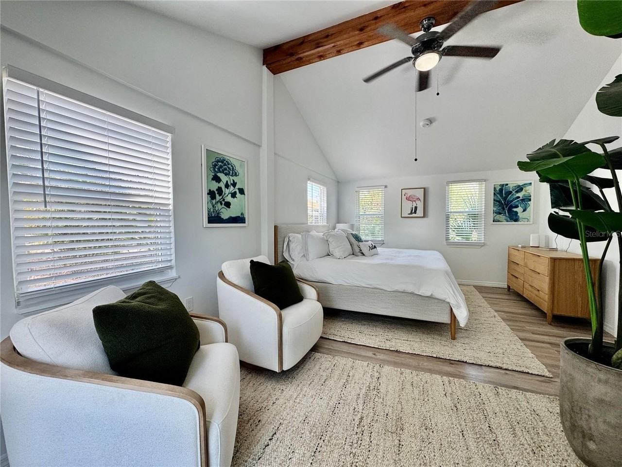 6980 Poinsetta Ave - Photo 5 of 17