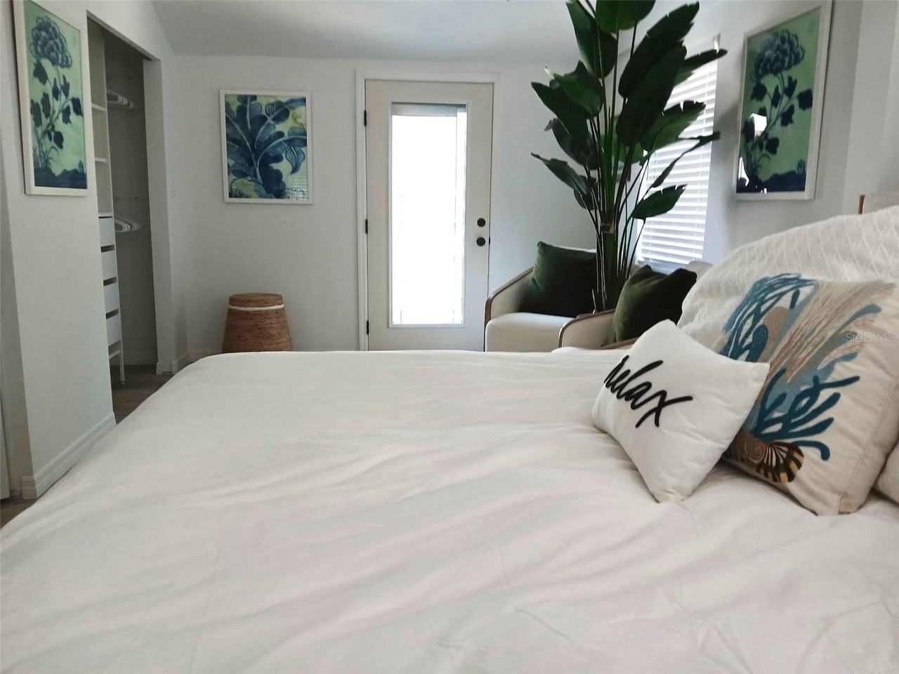 6980 Poinsetta Ave - Photo 6 of 17