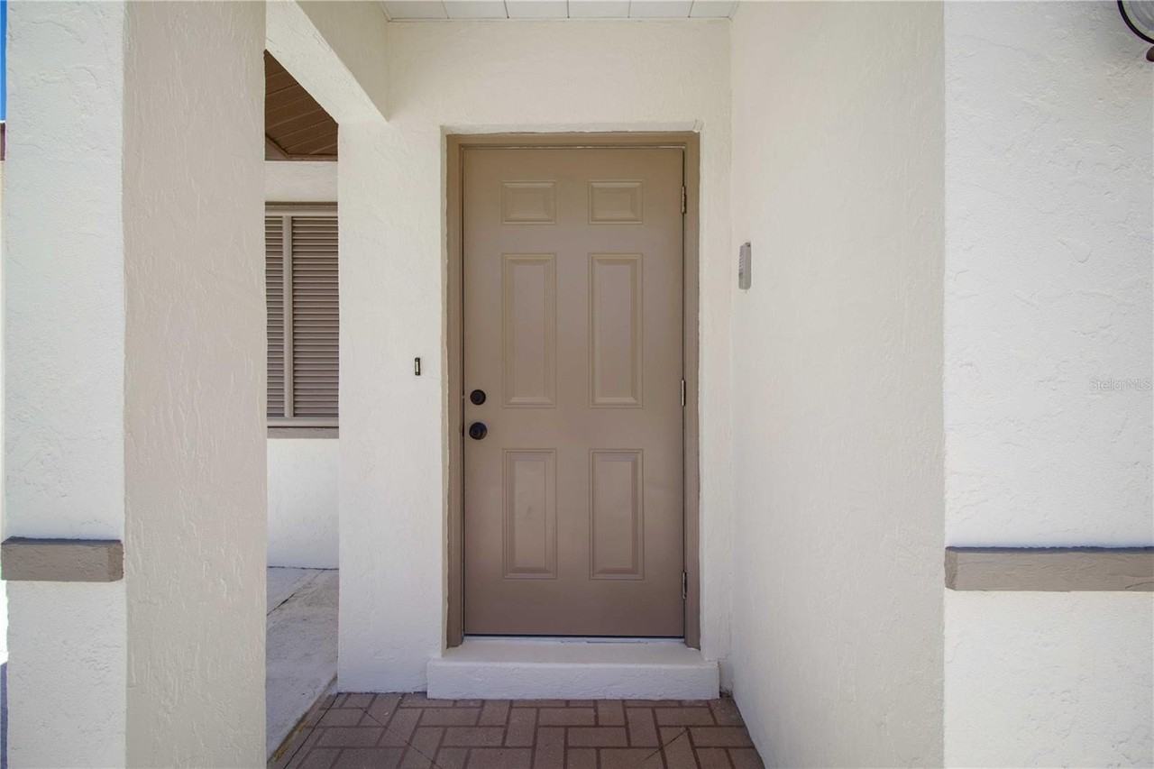 1028 Lillian St - Photo 5 of 30