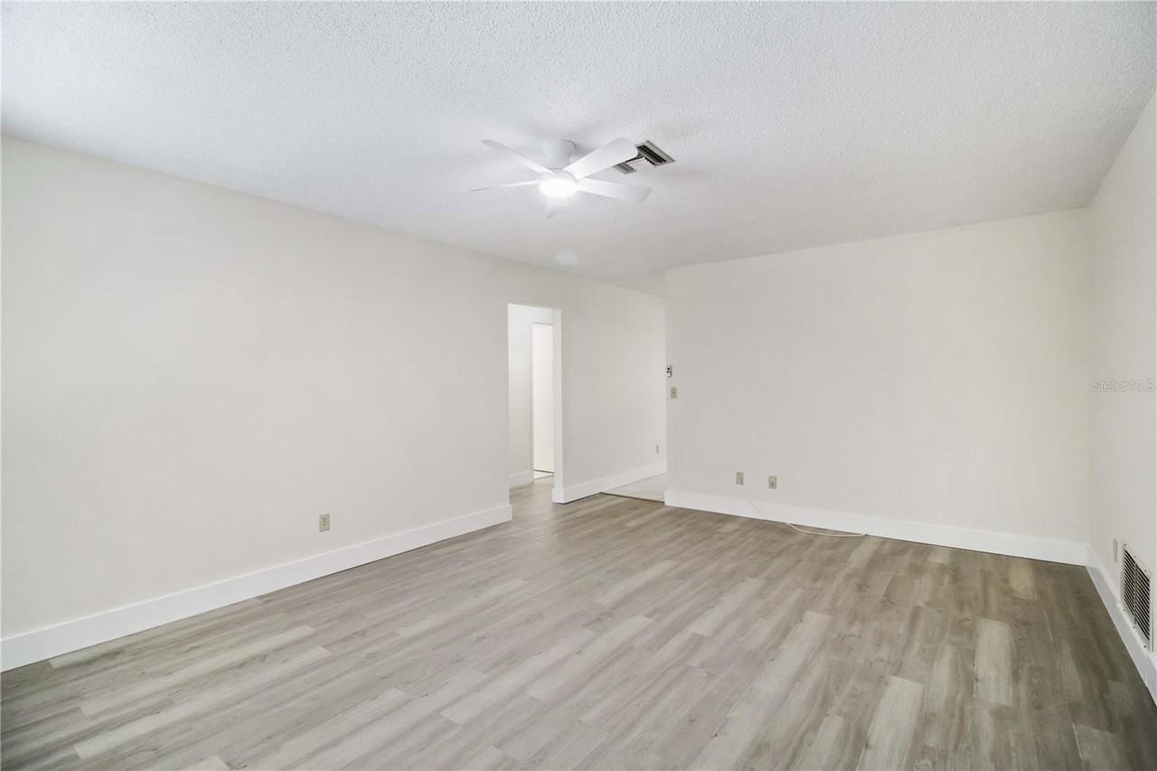 1028 Lillian St - Photo 6 of 30