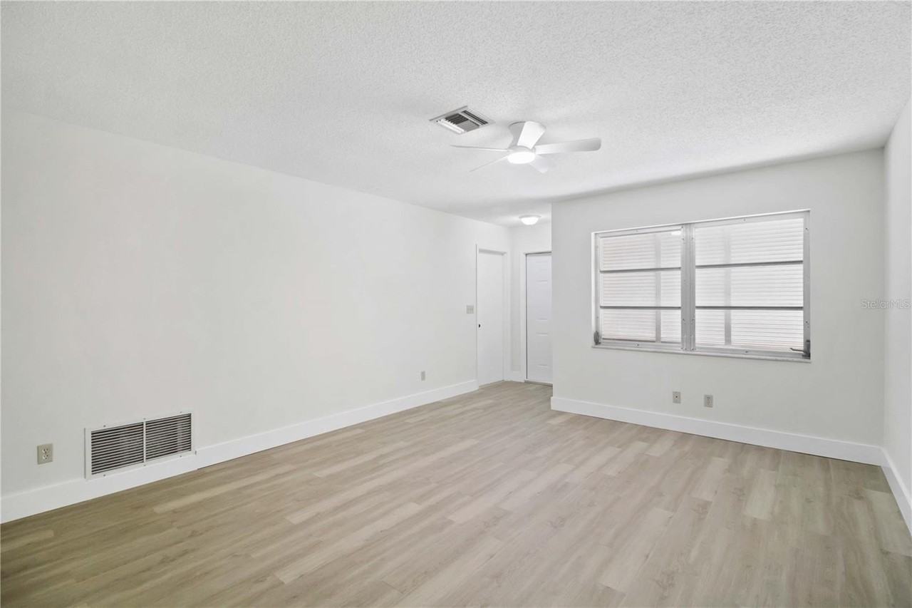 1028 Lillian St - Photo 7 of 30