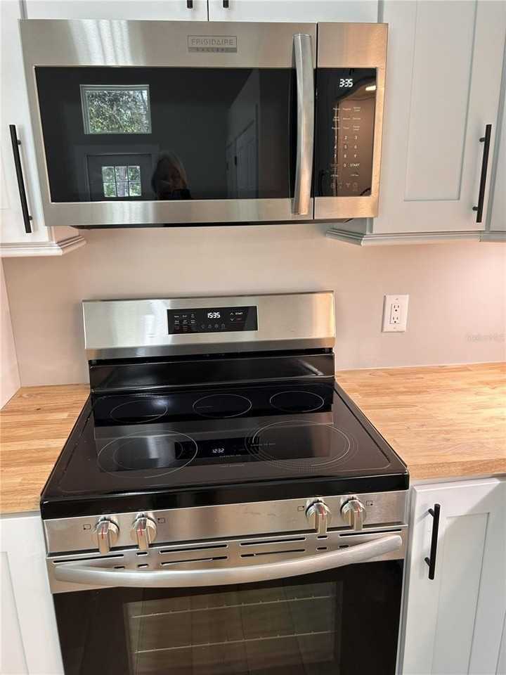 12870 Ne 103rd Ter - Photo 5 of 32